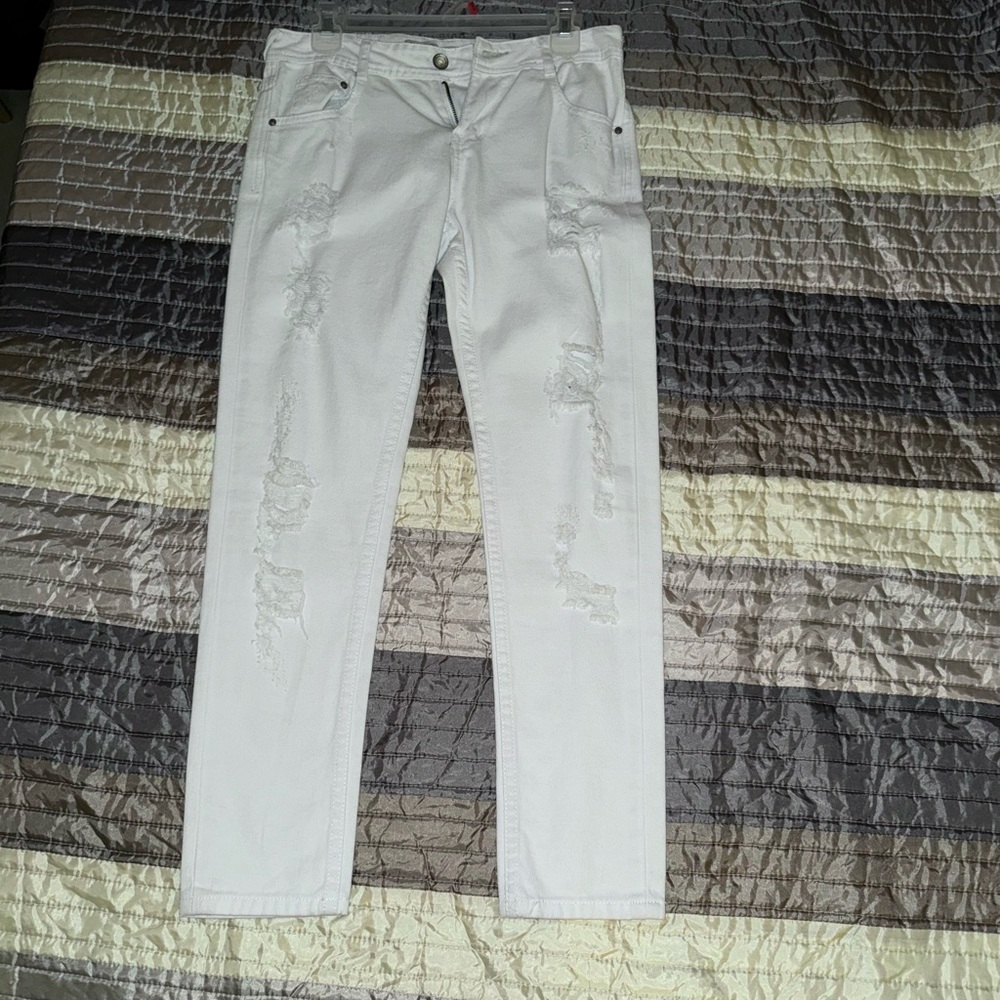 Zara Trafaluc size 02 (S) White distressed boyfriend skinny jeans